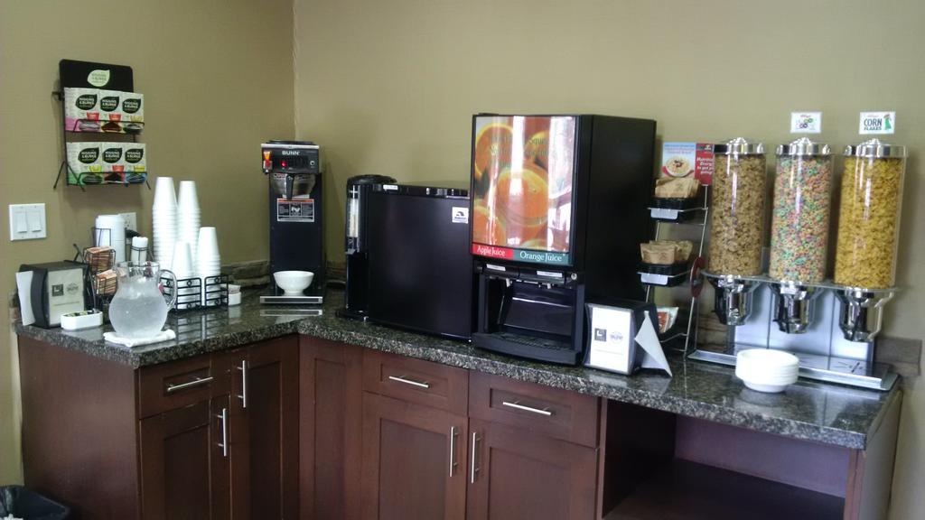 Sigma Inn & Suites Hudson'S Hope Hudson Hope Dış mekan fotoğraf